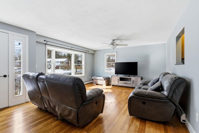 29 Nottingham Drive, Nashua, NH 03062