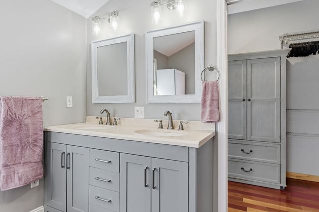 29 Nottingham Drive, Nashua, NH 03062