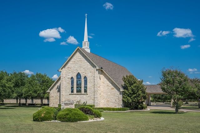 12131 Trailwood Drive, Whitney, TX 76692