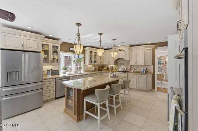 8 Westover Road, Troy, NY 12180