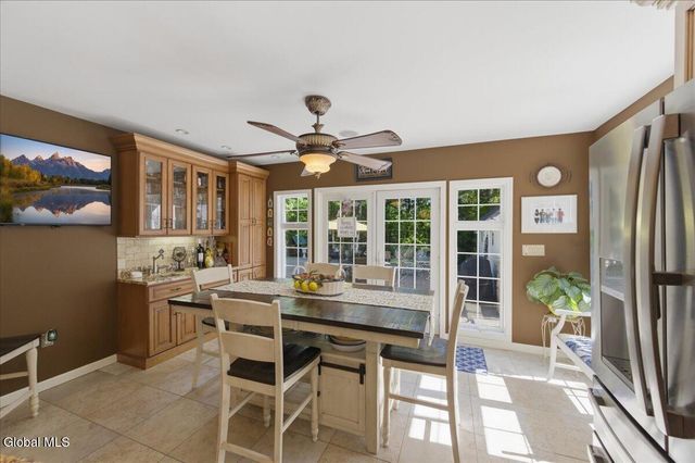8 Westover Road, Troy, NY 12180