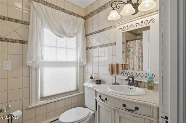 8 Westover Road, Troy, NY 12180