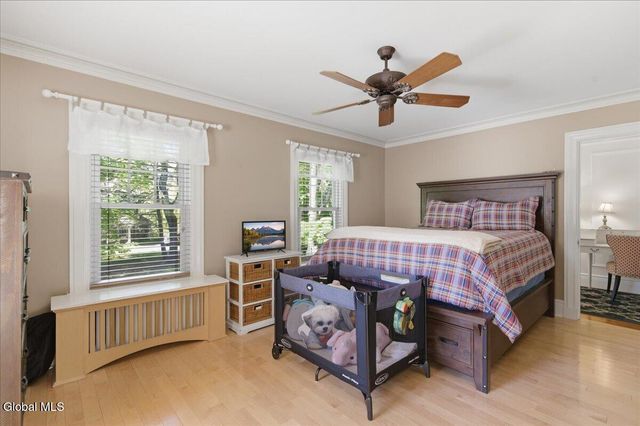 8 Westover Road, Troy, NY 12180