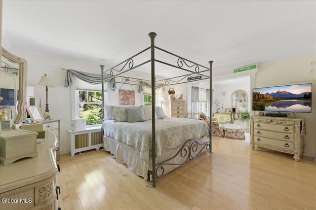 8 Westover Road, Troy, NY 12180