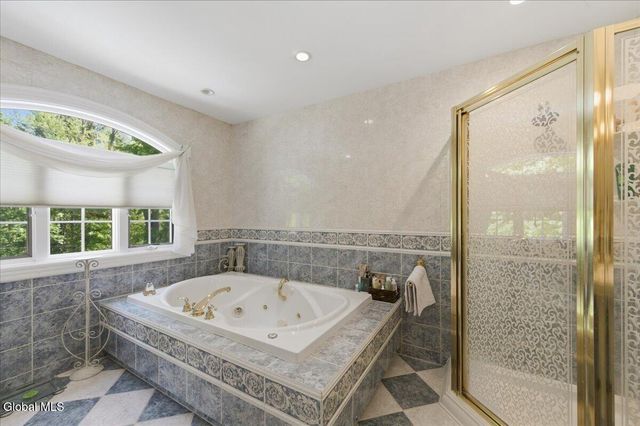 8 Westover Road, Troy, NY 12180