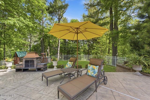 8 Westover Road, Troy, NY 12180