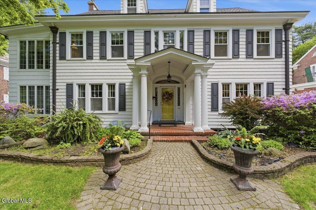8 Westover Road, Troy, NY 12180