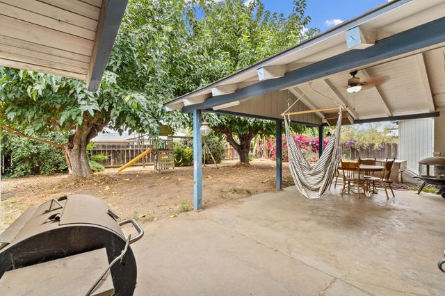510 S Quince Avenue, Exeter, CA 93221