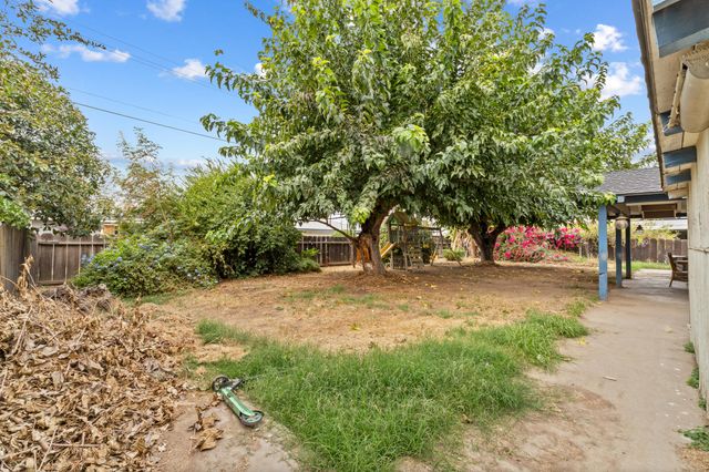 510 S Quince Avenue, Exeter, CA 93221