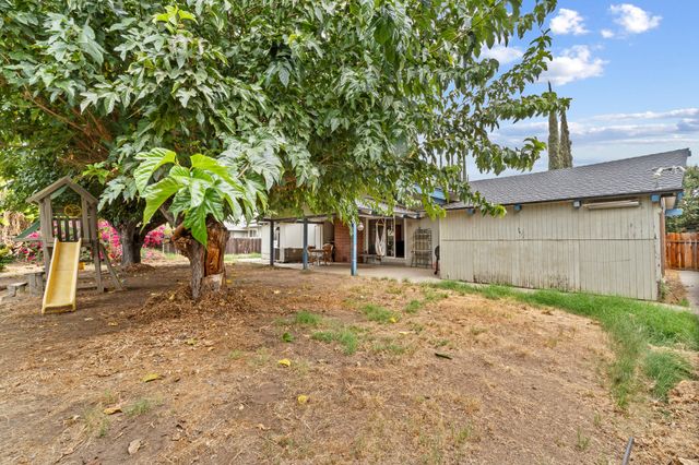 510 S Quince Avenue, Exeter, CA 93221