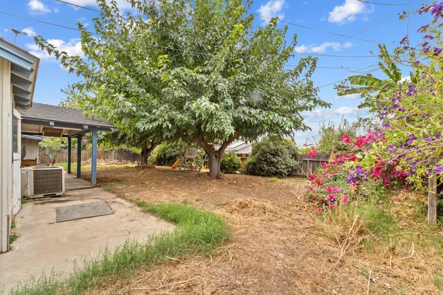 510 S Quince Avenue, Exeter, CA 93221