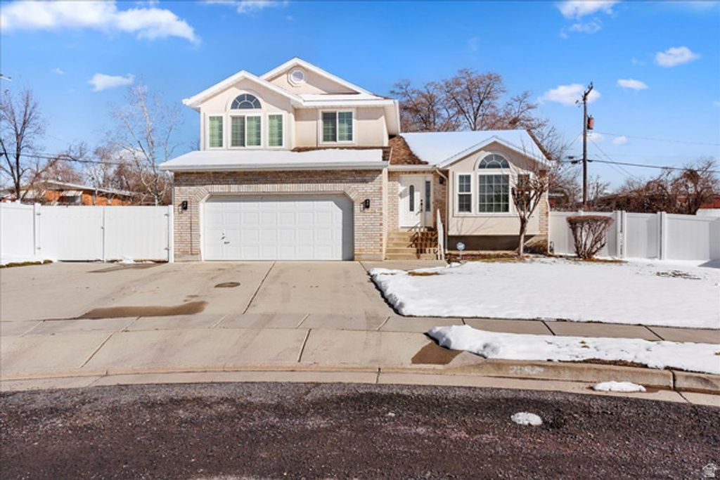 2254 W 5650 S, Roy, UT 84067