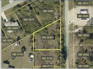 428 Parkman Ave, Lehigh Acres, FL 33974