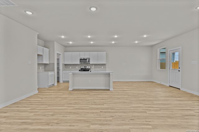 9911 Chavaneaux Lndg, San Antonio, TX 78214