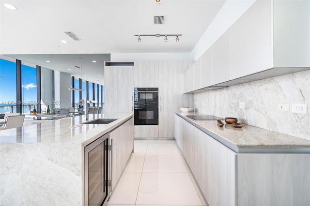 3131 NE 7th Avenue UPH5303, Miami, FL 33137