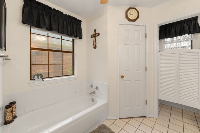 24068 Stonewood Drive, Whitney, TX 76692