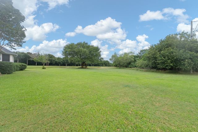 24068 Stonewood Drive, Whitney, TX 76692