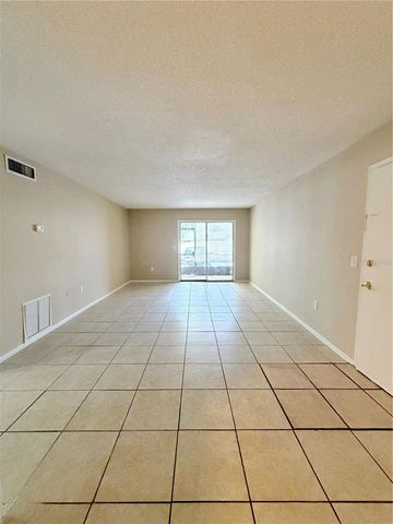908 LAKE DESTINY ROAD B, Altamonte Springs, FL 32714