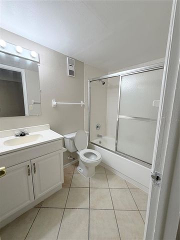 908 LAKE DESTINY ROAD B, Altamonte Springs, FL 32714