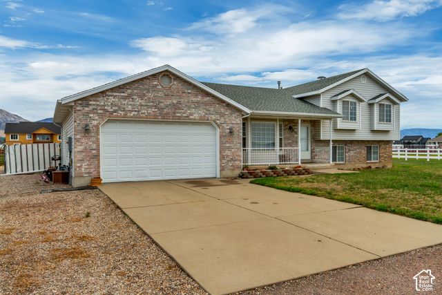 3032 N 2575 W, Farr West, UT 84404
