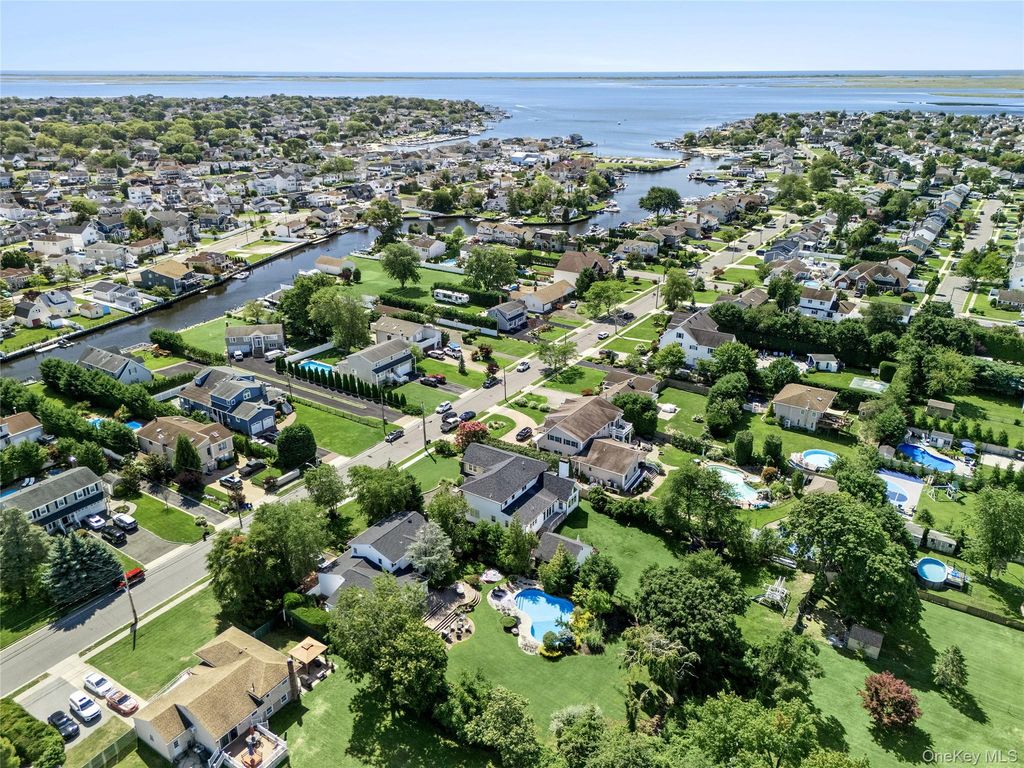 136 Ocean Avenue, Massapequa, NY 11758 — photo 2