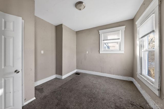 1435 Laidlaw Avenue, Cincinnati, OH 45237