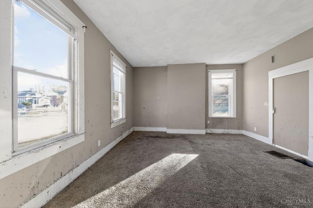 1435 Laidlaw Avenue, Cincinnati, OH 45237