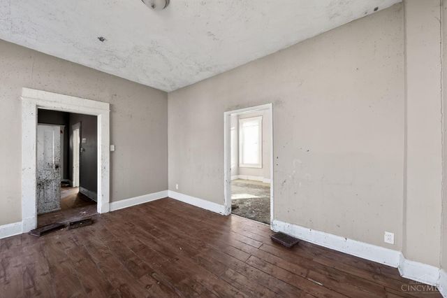 1435 Laidlaw Avenue, Cincinnati, OH 45237