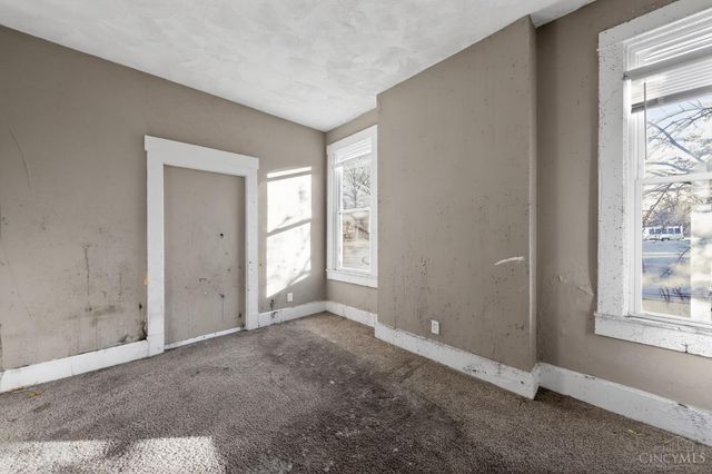 1435 Laidlaw Avenue, Cincinnati, OH 45237