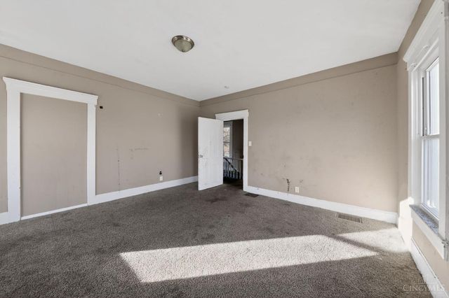 1435 Laidlaw Avenue, Cincinnati, OH 45237