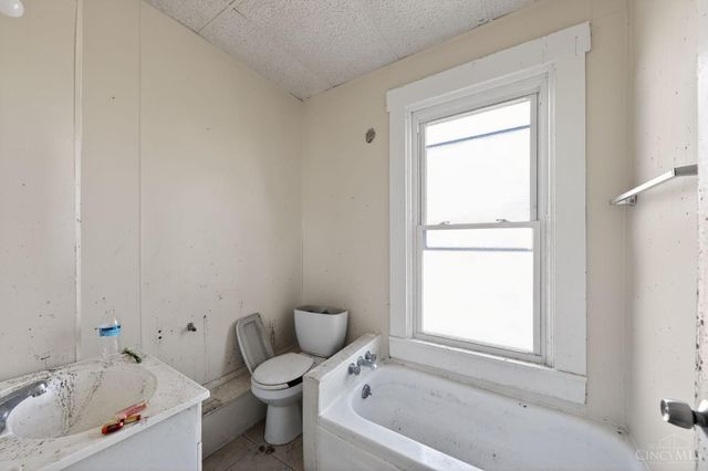 1435 Laidlaw Avenue, Cincinnati, OH 45237