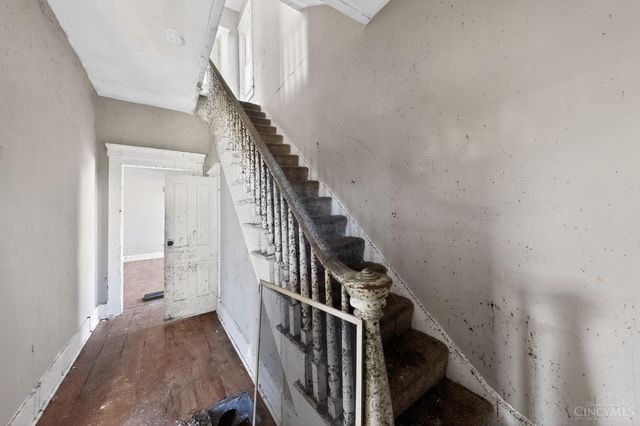 1435 Laidlaw Avenue, Cincinnati, OH 45237