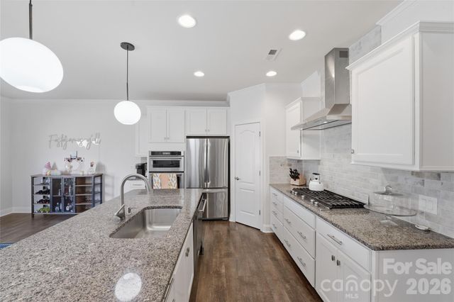 10511 Honeyfur Court, Charlotte, NC 28278