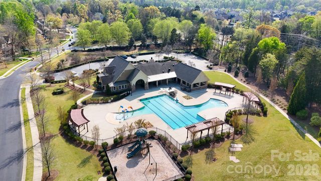 10511 Honeyfur Court, Charlotte, NC 28278