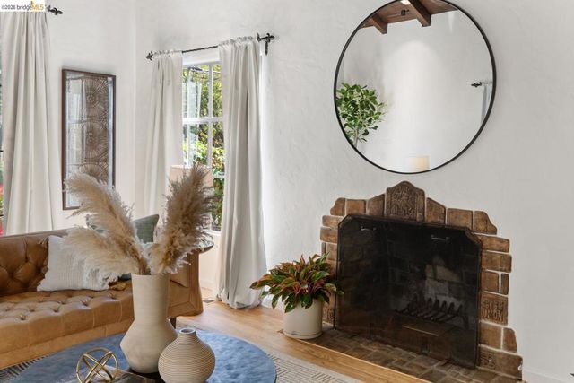 685 Oberlin Ave, Kensington, CA 94708