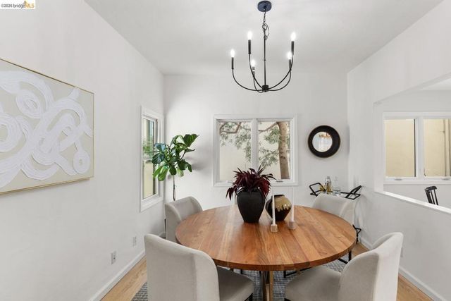 685 Oberlin Ave, Kensington, CA 94708