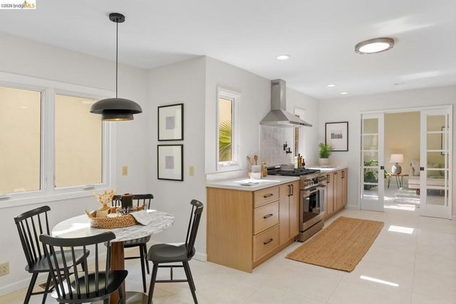 685 Oberlin Ave, Kensington, CA 94708