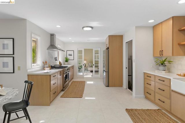 685 Oberlin Ave, Kensington, CA 94708