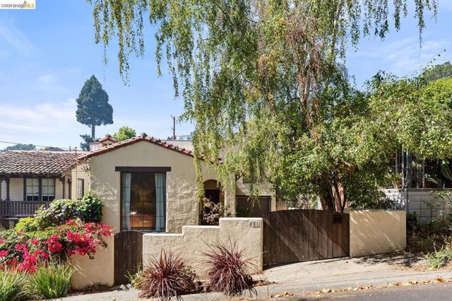 685 Oberlin Ave, Kensington, CA 94708