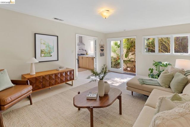 685 Oberlin Ave, Kensington, CA 94708