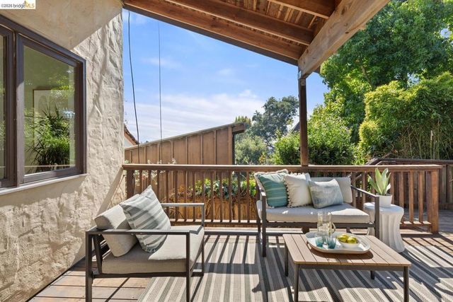 685 Oberlin Ave, Kensington, CA 94708