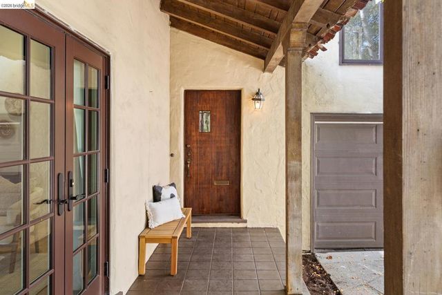 685 Oberlin Ave, Kensington, CA 94708
