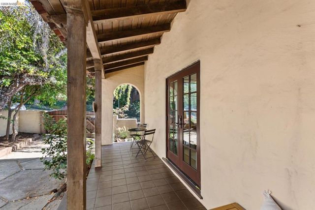 685 Oberlin Ave, Kensington, CA 94708