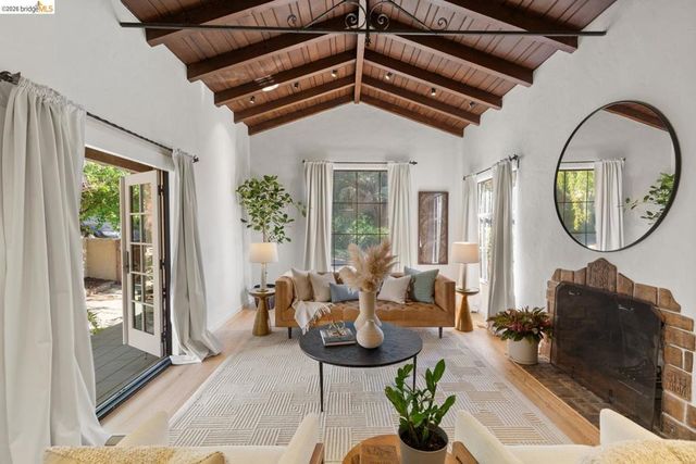 685 Oberlin Ave, Kensington, CA 94708