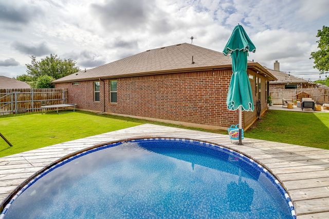 100 Tall Meadow Street, Azle, TX 76020