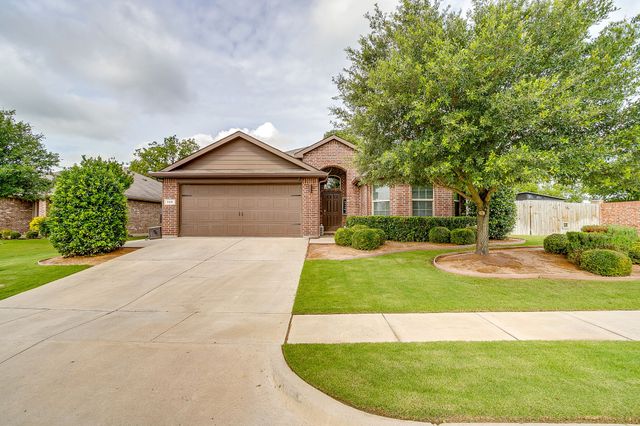 100 Tall Meadow Street, Azle, TX 76020