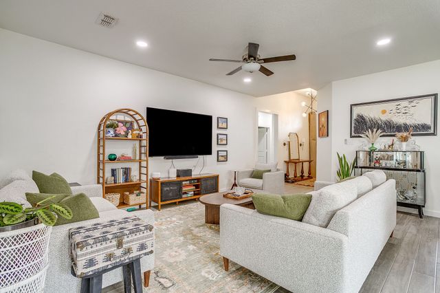 100 Tall Meadow Street, Azle, TX 76020