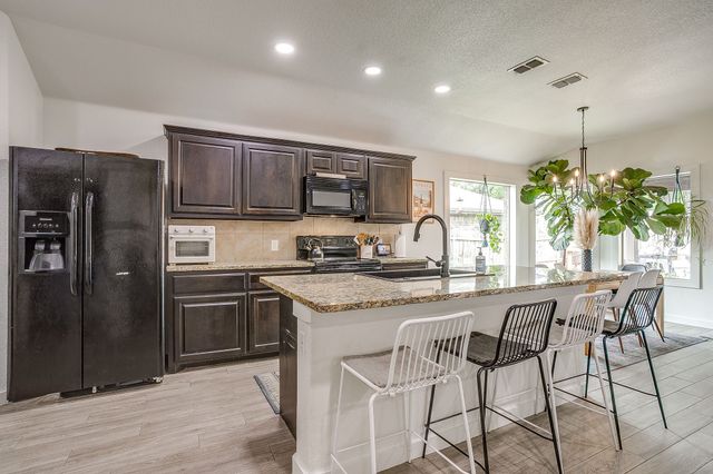 100 Tall Meadow Street, Azle, TX 76020