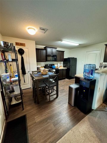 205 Denson LN 8D, Jarrell, TX 76537