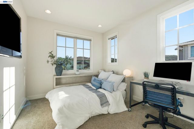 201 Willowbrook Ln, Moraga, CA 94556